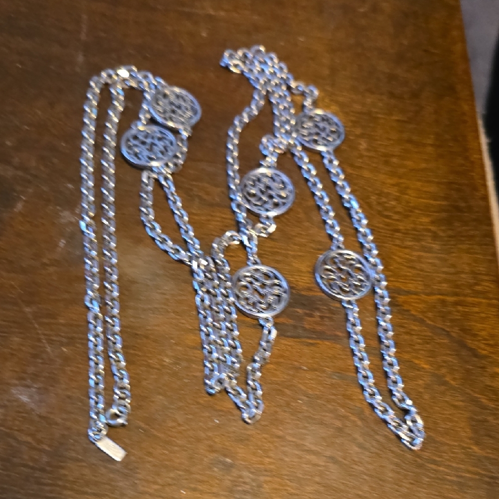 Elegant Silver Chain Monet